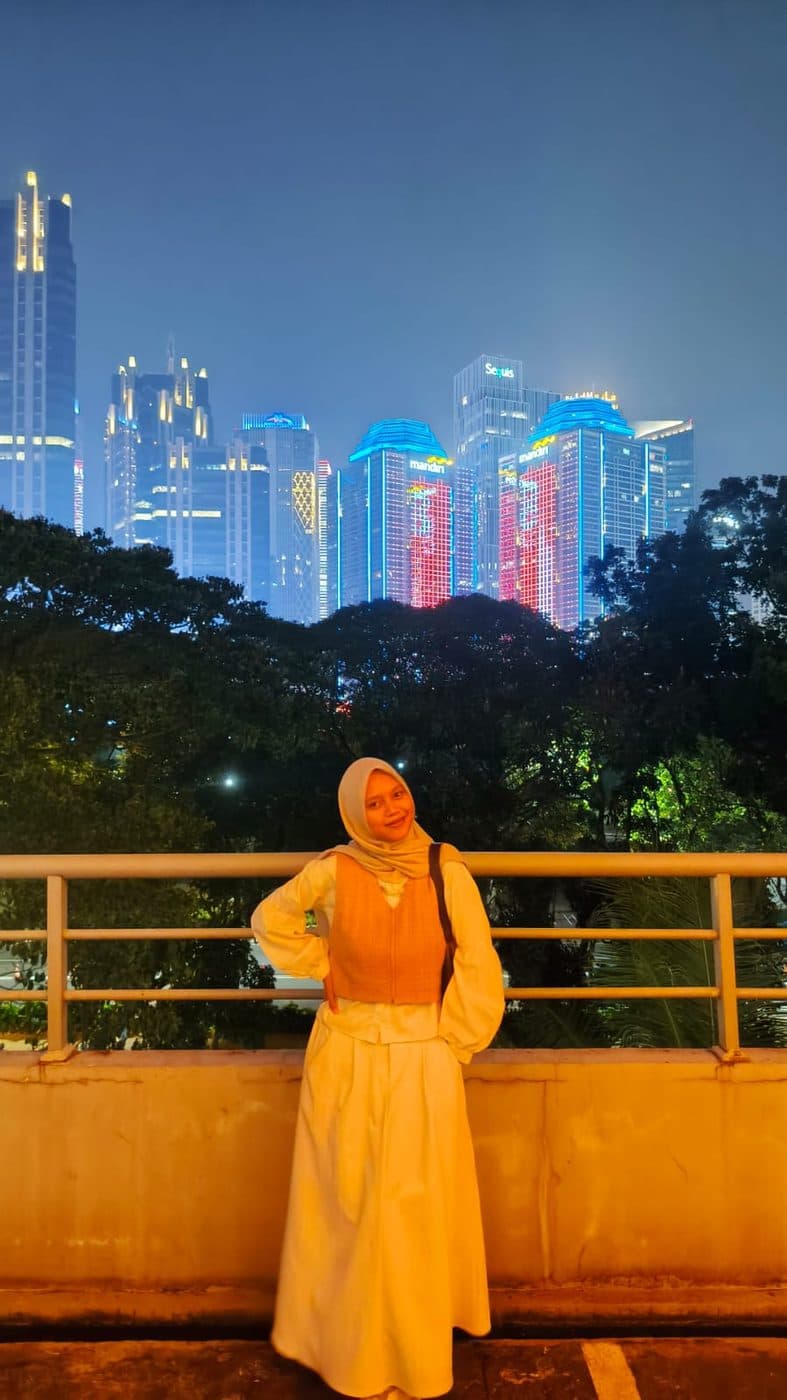 Foto senyum Adek yang disimpan Mas