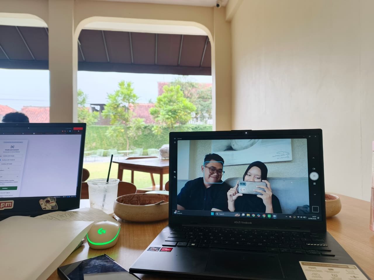 Foto kenangan hari sederhana bersama